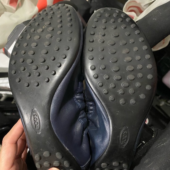 Tod’s women’s navy flats - Picture 8 of 8